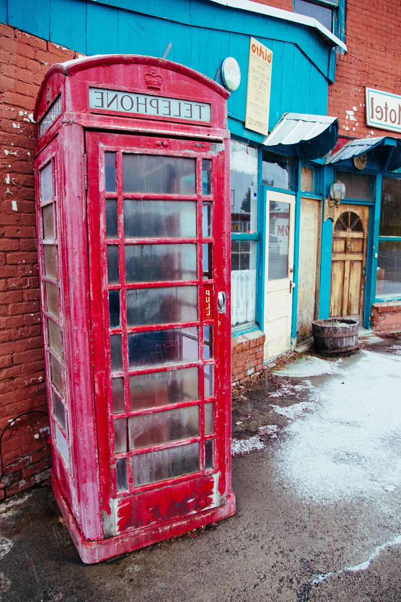 red telephone booth